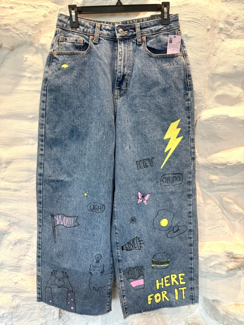 Wild Fable Blue Wide-Leg Jeans Raw Hem, Neon Yellow Painted Graphics Size 6
